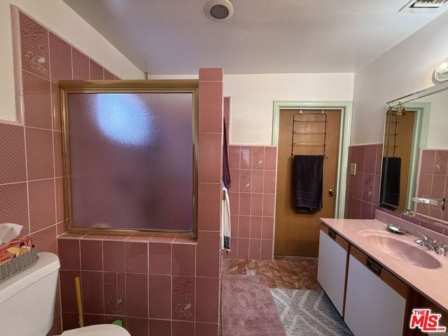 3284 Cherokee Avenue, South Gate, CA 90280