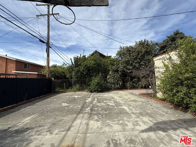 3284 Cherokee Avenue, South Gate, CA 90280