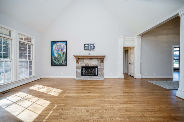 1504 Winterberry Dr, Murfreesboro, TN 37130