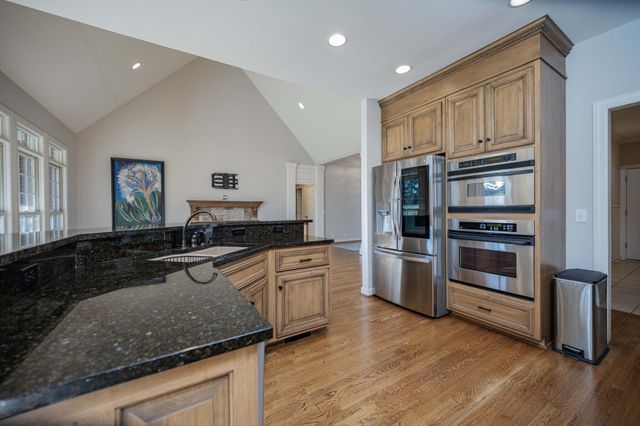 1504 Winterberry Dr, Murfreesboro, TN 37130