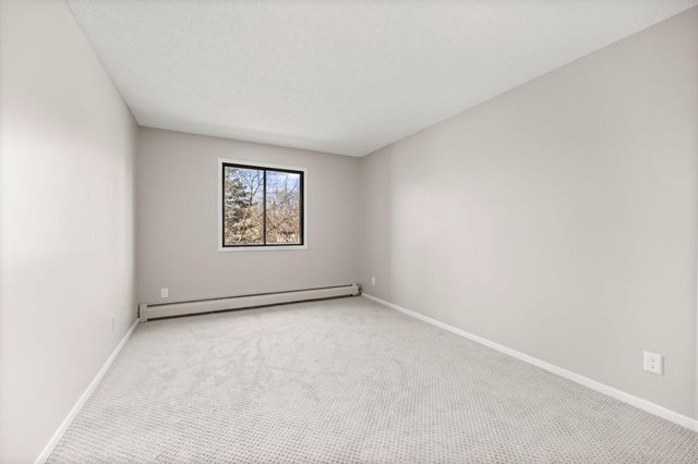 7601 W 101st Street 215, Bloomington, MN 55438