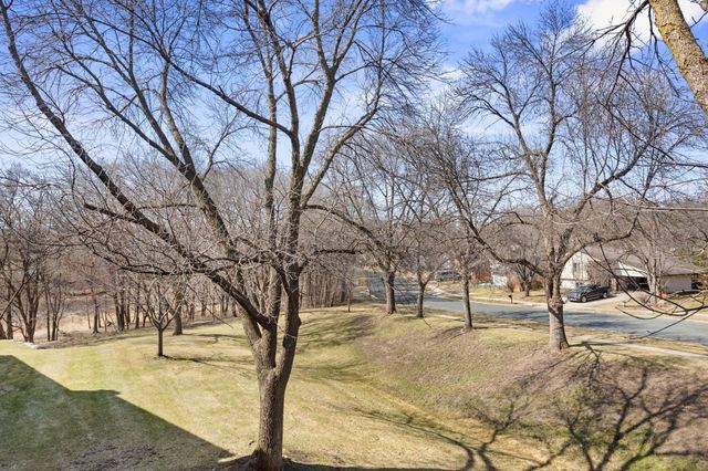 7601 W 101st Street 215, Bloomington, MN 55438