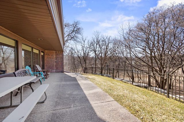 7601 W 101st Street 215, Bloomington, MN 55438