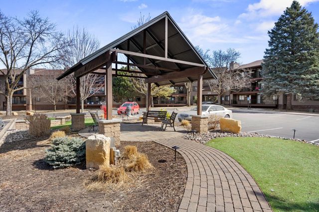 7601 W 101st Street 215, Bloomington, MN 55438