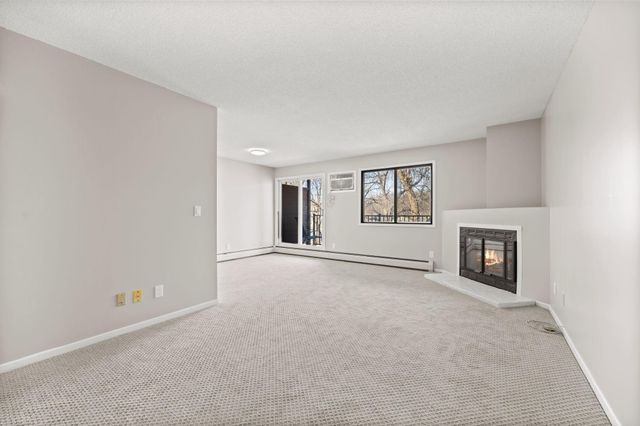 7601 W 101st Street 215, Bloomington, MN 55438