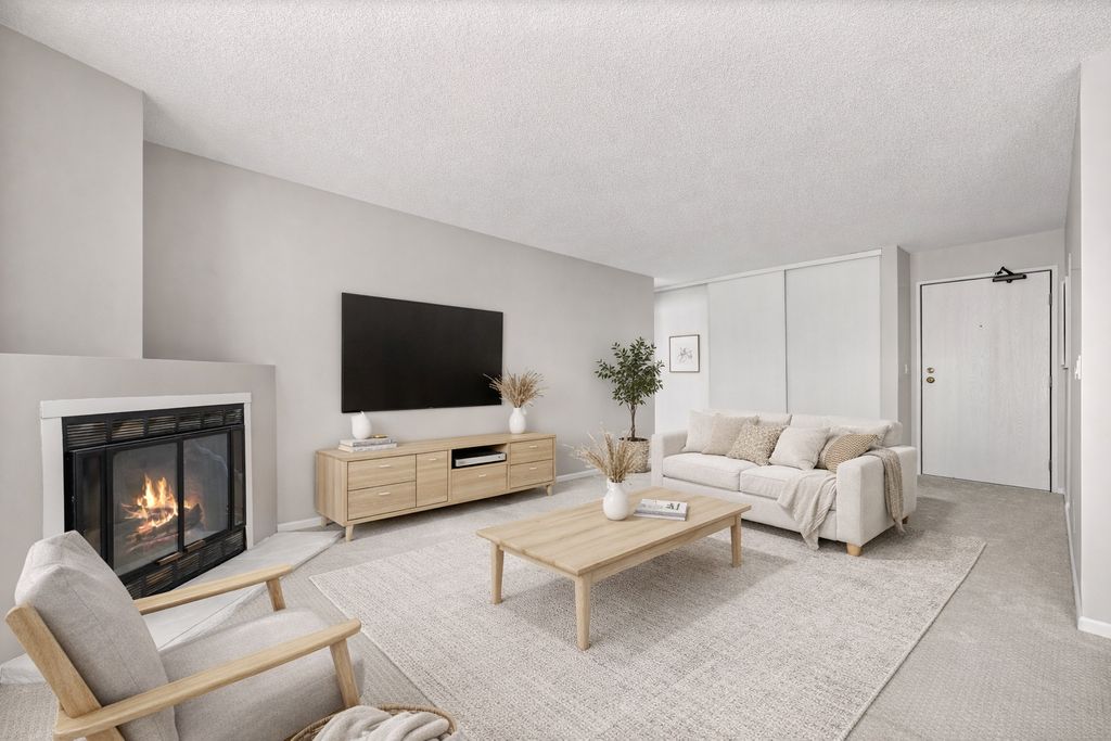 7601 W 101st Street 215, Bloomington, MN 55438