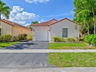 18424 NW 21st St, Pembroke Pines, FL 33029