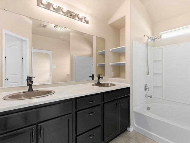 1108 Wellesbourne Lane, Fort Worth, TX 76134