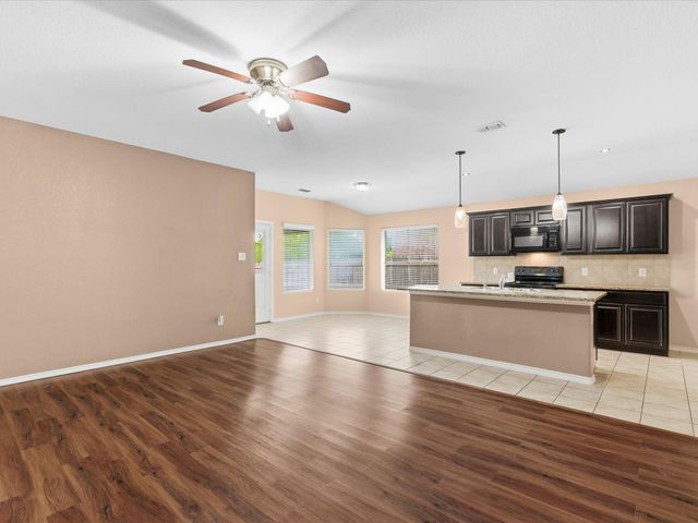 1108 Wellesbourne Lane, Fort Worth, TX 76134