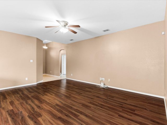 1108 Wellesbourne Lane, Fort Worth, TX 76134