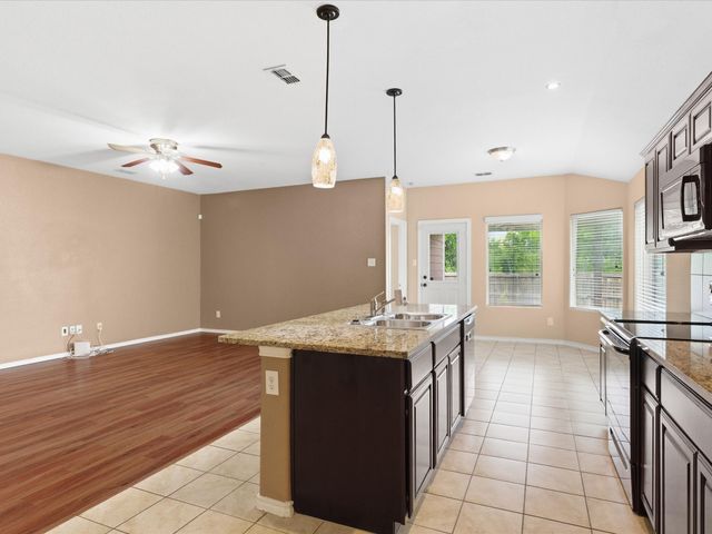 1108 Wellesbourne Lane, Fort Worth, TX 76134