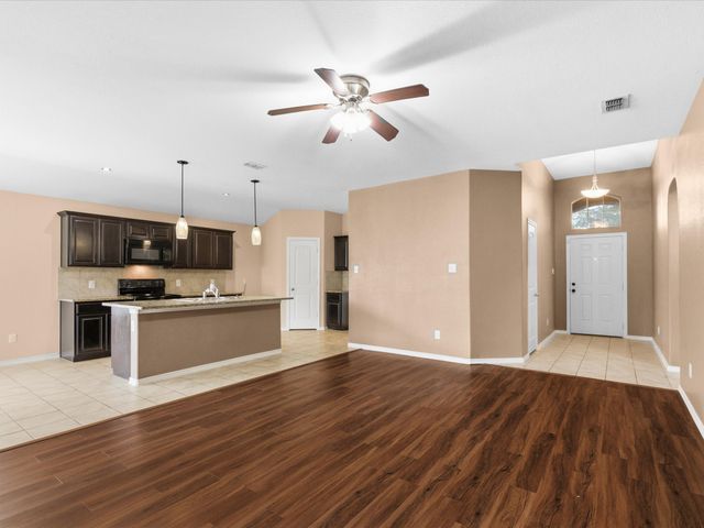 1108 Wellesbourne Lane, Fort Worth, TX 76134