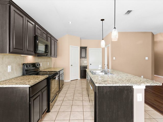 1108 Wellesbourne Lane, Fort Worth, TX 76134