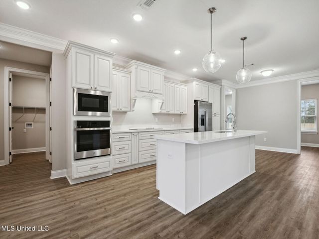 13565 Garland Road, Ocean Springs, MS 39564