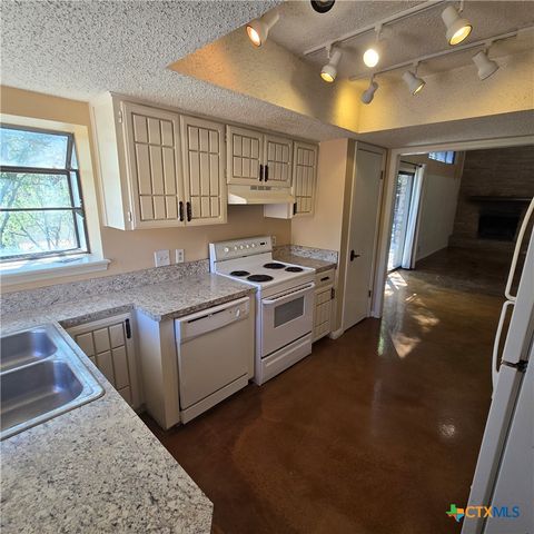 801 Old Ranch Road 12, San Marcos, TX 78666