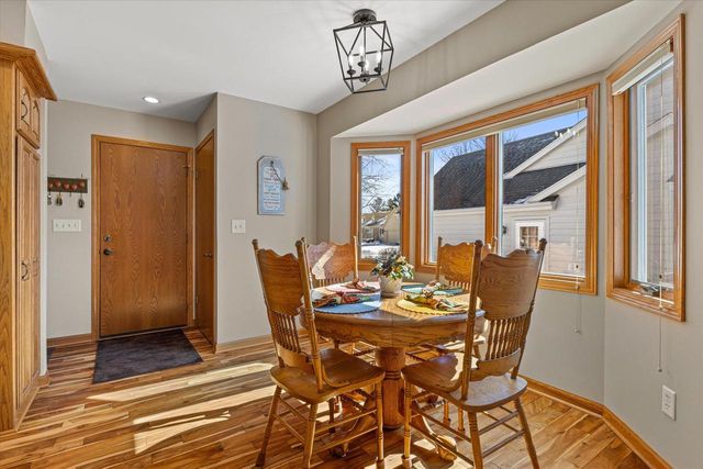 W179N9773 Riversbend CIRCLE W, Germantown, WI 53022