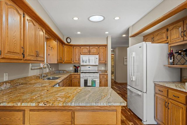 W179N9773 Riversbend CIRCLE W, Germantown, WI 53022