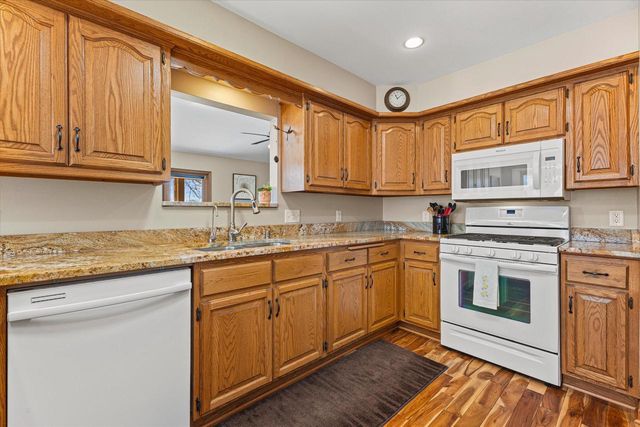 W179N9773 Riversbend CIRCLE W, Germantown, WI 53022