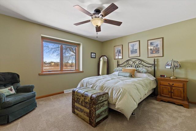 W179N9773 Riversbend CIRCLE W, Germantown, WI 53022