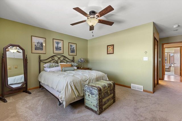 W179N9773 Riversbend CIRCLE W, Germantown, WI 53022