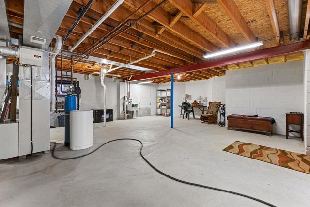 W179N9773 Riversbend CIRCLE W, Germantown, WI 53022