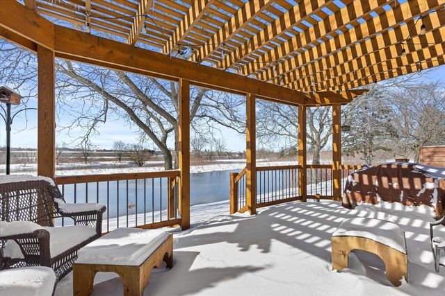 W179N9773 Riversbend CIRCLE W, Germantown, WI 53022