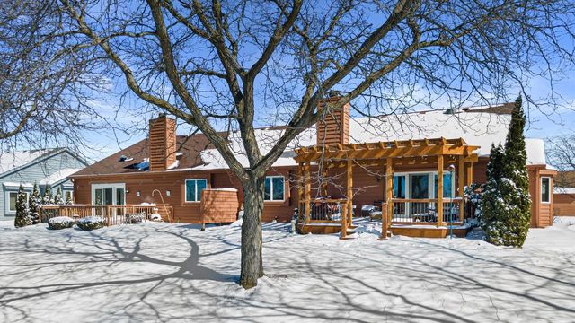 W179N9773 Riversbend CIRCLE W, Germantown, WI 53022