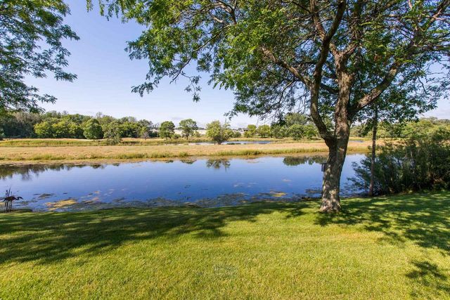 W179N9773 Riversbend CIRCLE W, Germantown, WI 53022