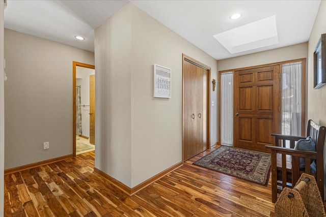 W179N9773 Riversbend CIRCLE W, Germantown, WI 53022