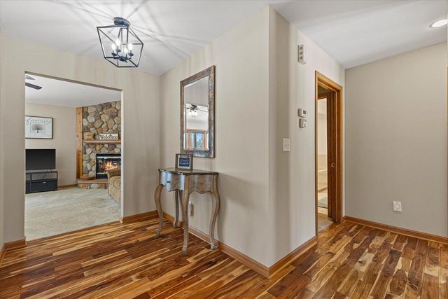 W179N9773 Riversbend CIRCLE W, Germantown, WI 53022