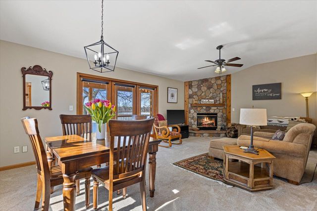 W179N9773 Riversbend CIRCLE W, Germantown, WI 53022