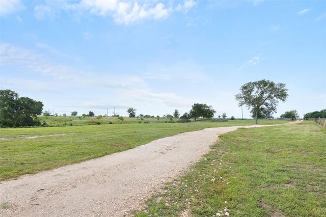 1347 County Road 426, Dime Box, TX 77853