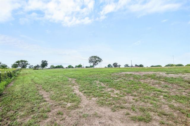 1347 County Road 426, Dime Box, TX 77853