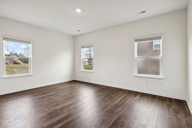 227 Artist Avenue, Johnson City, TN 37615