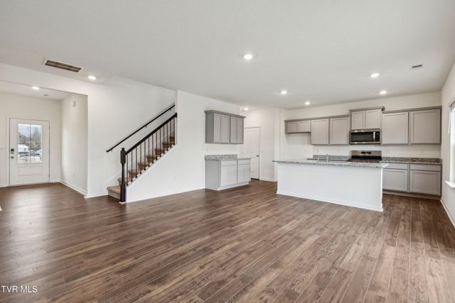 227 Artist Avenue, Johnson City, TN 37615