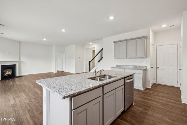 227 Artist Avenue, Johnson City, TN 37615