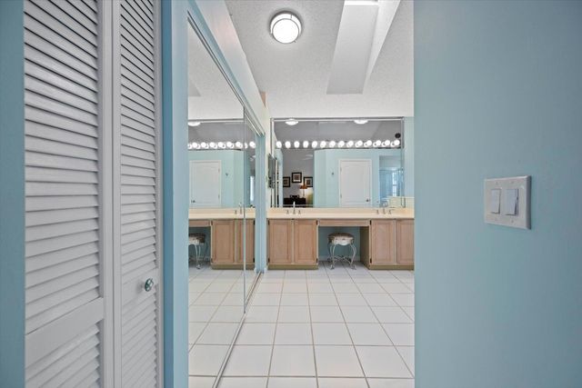 1020 Lytham Court, West Palm Beach, FL 33411