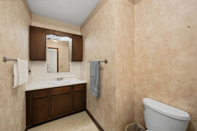 2267 S Ohio St, Salina, KS 67401