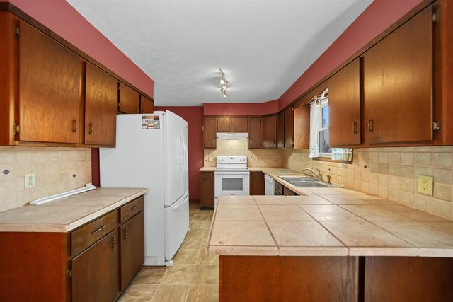 2267 S Ohio St, Salina, KS 67401