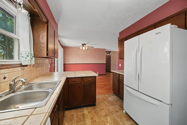 2267 S Ohio St, Salina, KS 67401