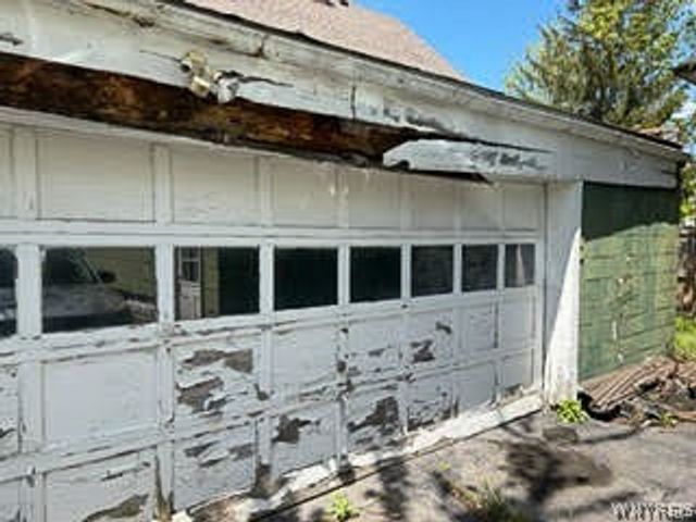 1720 Hyde Park Boulevard, Niagara Falls, NY 14305