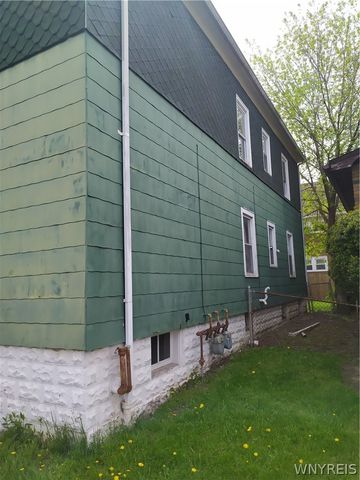 1720 Hyde Park Boulevard, Niagara Falls, NY 14305