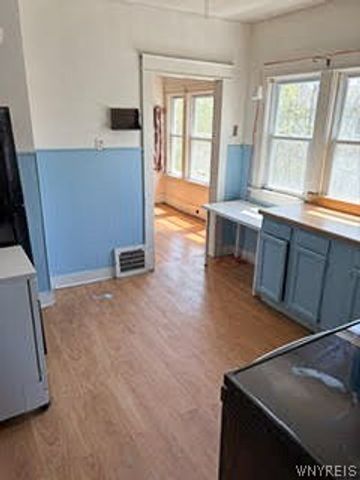 1720 Hyde Park Boulevard, Niagara Falls, NY 14305