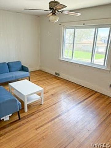 1720 Hyde Park Boulevard, Niagara Falls, NY 14305