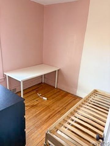 1720 Hyde Park Boulevard, Niagara Falls, NY 14305
