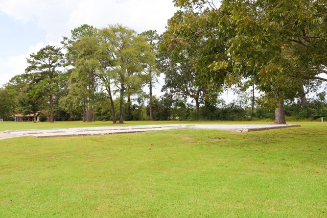 695 County Road 2309, Cleveland, TX 77327