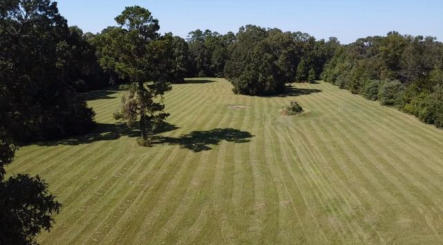 695 County Road 2309, Cleveland, TX 77327