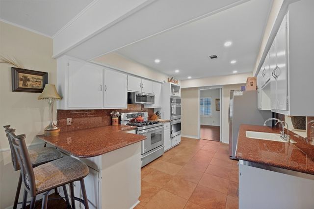 1609 Lakewood Drive, Sherman, TX 75092