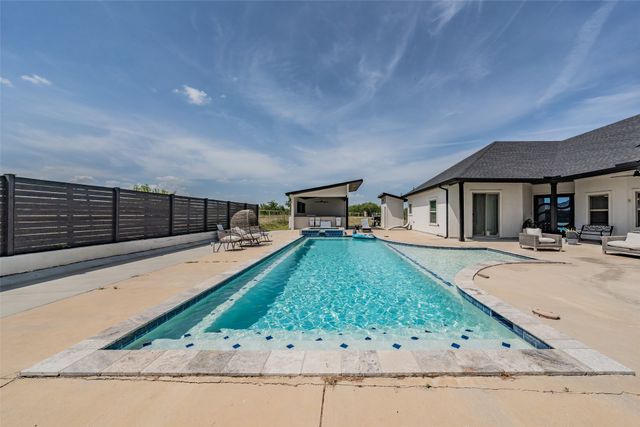 616 County Road 903, Cleburne, TX 76033