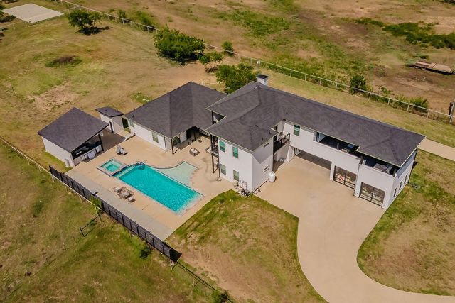 616 County Road 903, Cleburne, TX 76033